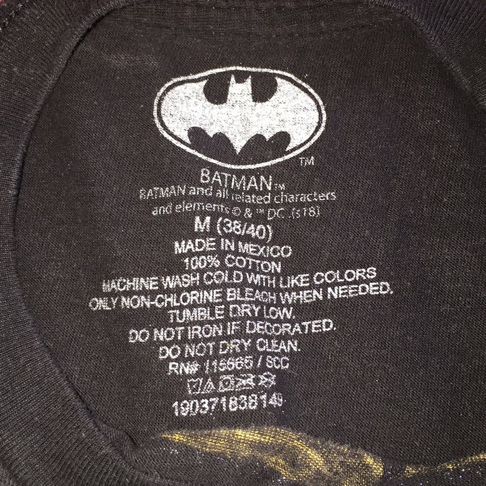 Batman Reflective Tee (changes colors when flash) - Picture 4 of 4